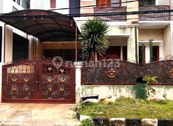 Disewaan Rumah 2 Lantai Dalam Cluster Dekat Lrt