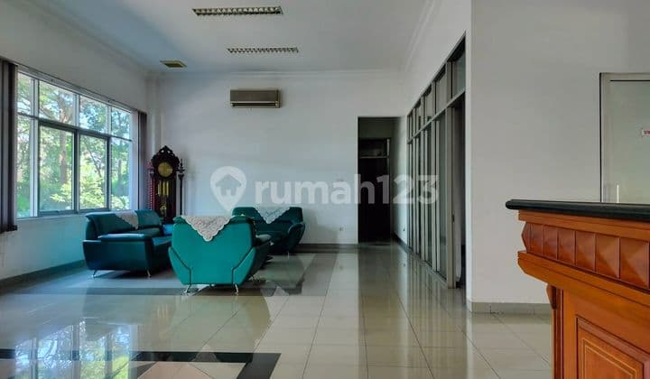 rumah bisa untuk kantor work shop gudang harga dibawah NJOP di Jawa Barat