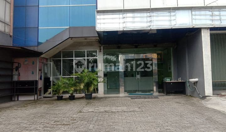 Gedung perkantoran siap pakai harga di bawah pasaran di Margonda Depok