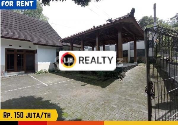 VILLA JALAN KALIURANG, PAKEM