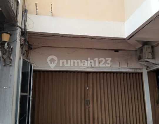 Rent a 3-Story Shop House in the Sultan Agung Shop House Complex, Semarang