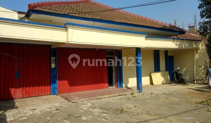 Disewakan Rumah Luas bisa untuk Rumah Tinggal/Kantor/Mess di Jl. Hasanudin Semarang