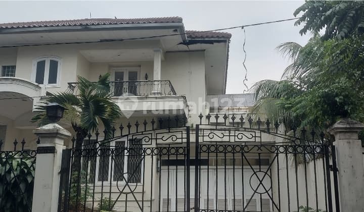 Dijual Rumah 2.lantai. Aman ********