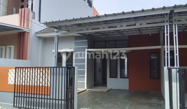 Rumah Siap Huni Dekat Sekolahan dan Pasar Tradisional