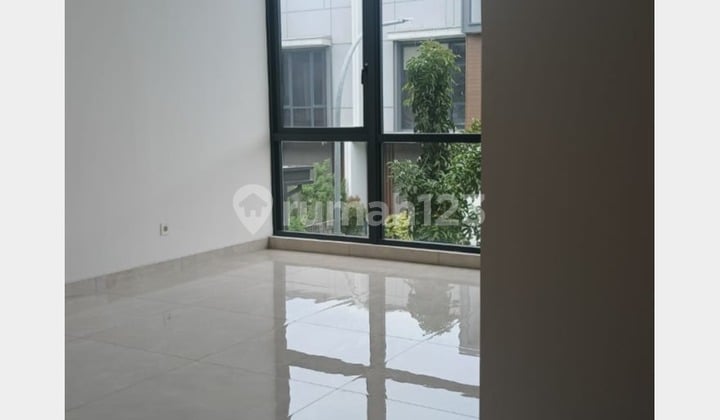 Hunian Nyaman Bergaya Modern Siap Huni