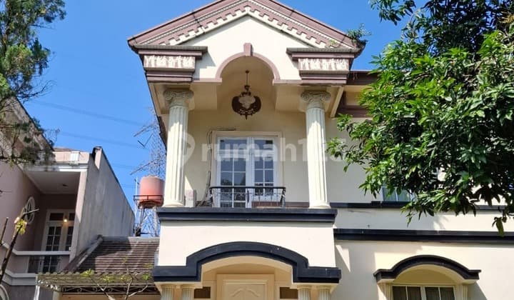 Rumah Asri Dan Nyaman 2 Lantai Di Legenda Wisata