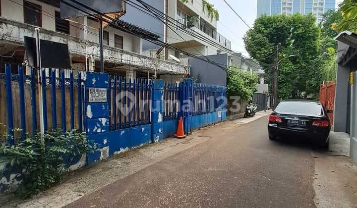 Rumah Lama Butuh Renovasi Area Kebayoran Baru Lokasi Strategis