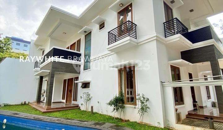 Rumah Siap Huni Dalam Kompleks Elit Area Patra Kuningan