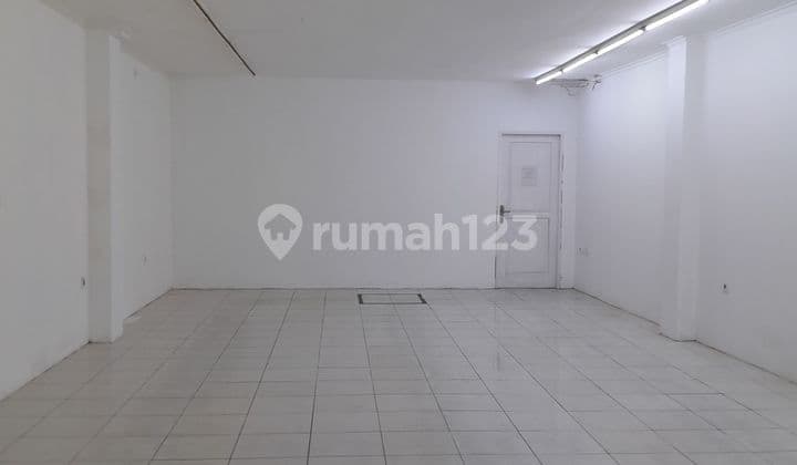 strategically located 3-story shophouse on otista