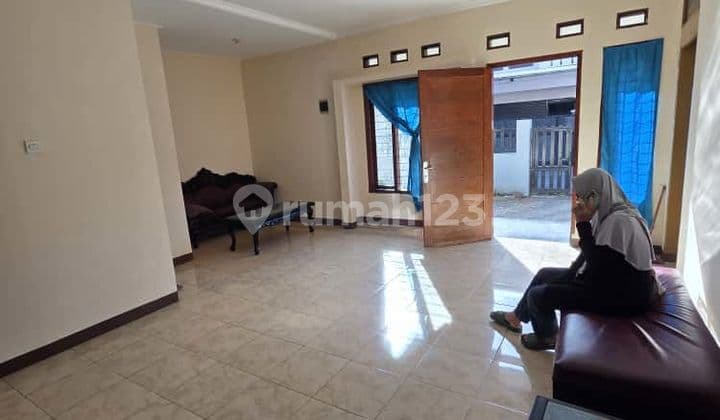 rumah cantik siap uni di komplek suryalaya buah batu