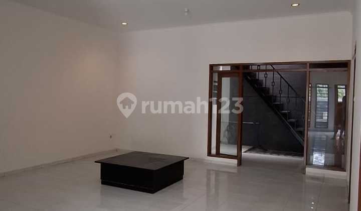 Rumah Siap Huni Taman Holis Indah Terawat