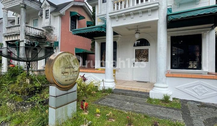 Villa Nyaman Interior Menarik Baru Renovasi di Kota Bunga Puncak