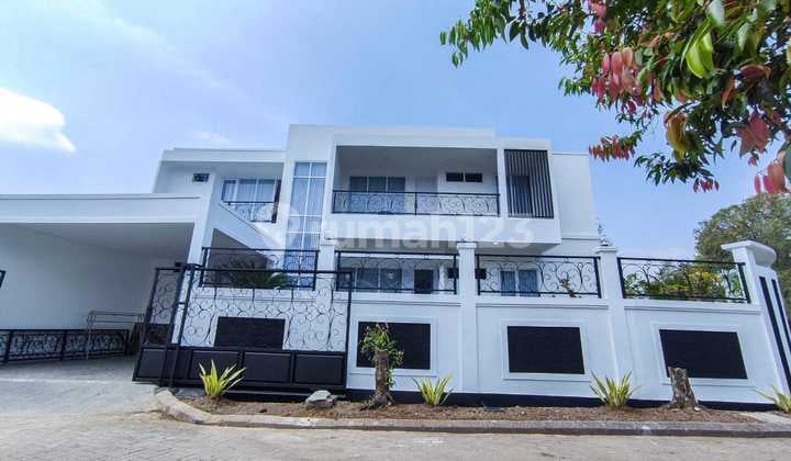 Vila Mewah Ekslusif Siap Huni Full Furnished di Kota Bunga Puncak