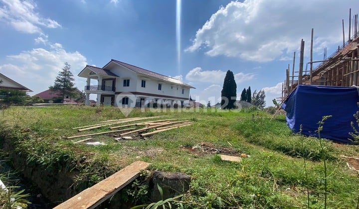 Cepat Strategis Cocok Untuk Villa Dataran Tinggi di Lotus Puncak