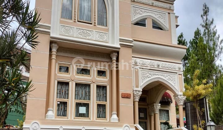 Private Pool Hook Position Newly Renovated In Flower City Puncak