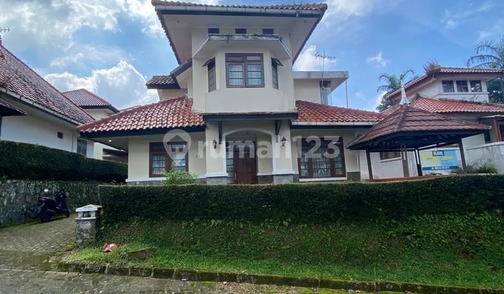 villa nyaman terawat lingkungan asri segar di bumi ciherang