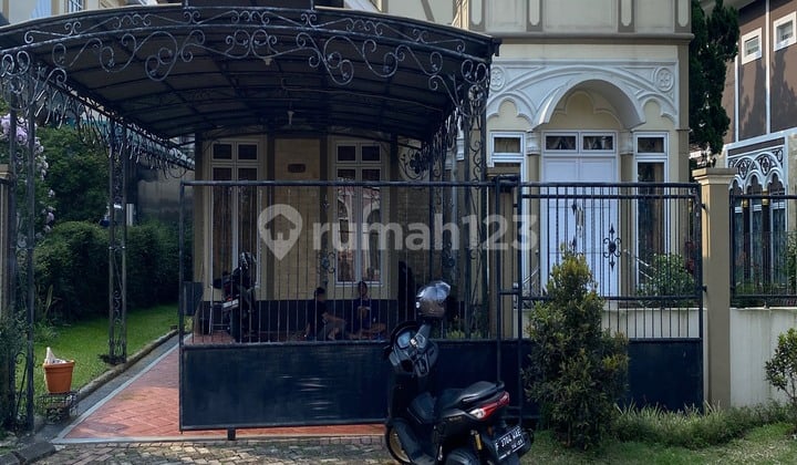 Fulnished Siap Huni Unik Halaman Belakang Air Terjun Kota Bunga