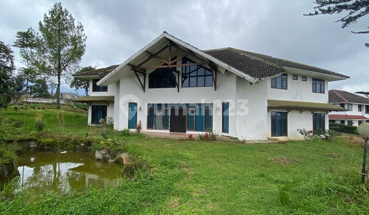 Di Bawah Njop Lokasi 2km Dari Istana Kepresidenan View Gunung