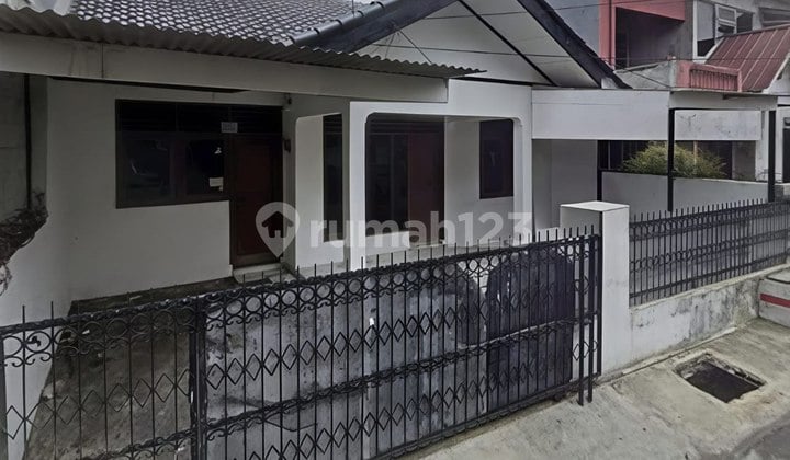 Disewakan Rumah 1,5 Lantai di Rawamangun Jakarta Timurn