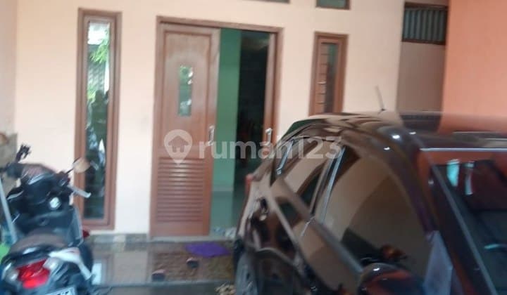 Dijual Rumah di Jalan Utama Pekayon, Adakamar Kost dan Ruko