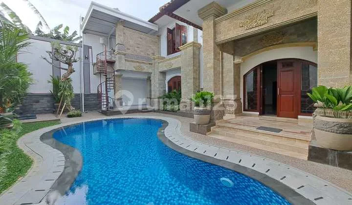 2 Floor Luxury House Jalan M Yamin Denpasar