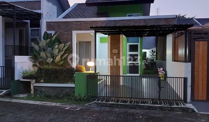 Rumah cantik di Candi Golf Semarang
