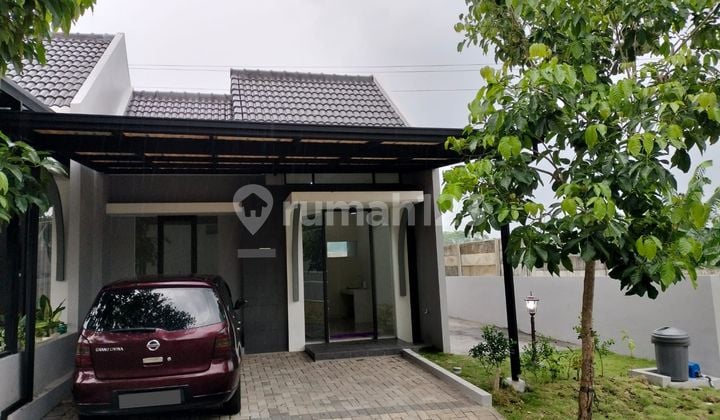 Rumah bagus di Red Terracotta Citragrand Tembalang .