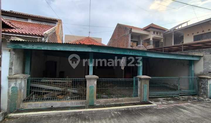 Rumah Lama di Jl Panda Utara Palebon Pedurungan Semarang