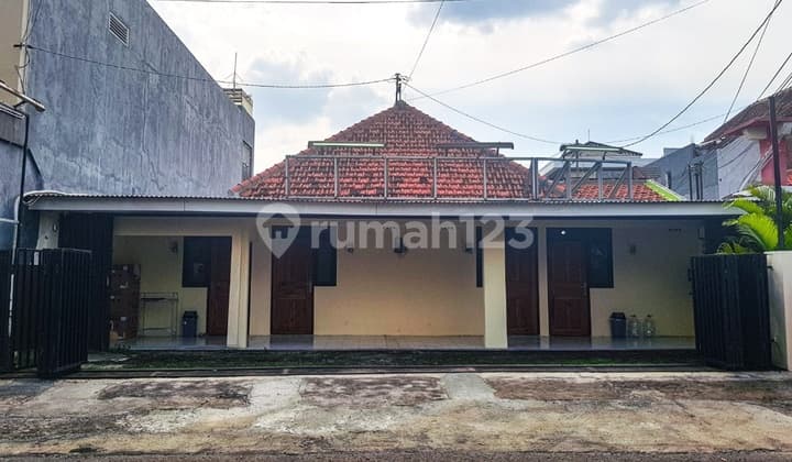 Kost / Homestay di Jl Singosari, Pleburan Semarang Selatan