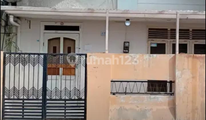 Rumah Lama di Jl Karangwulan Barat Brumbungan Semarang Tengah