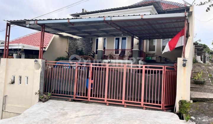 Rumah Terawat di Jl Kaba Timur Raya Tandang Kedungmundu Tembalang Semarang