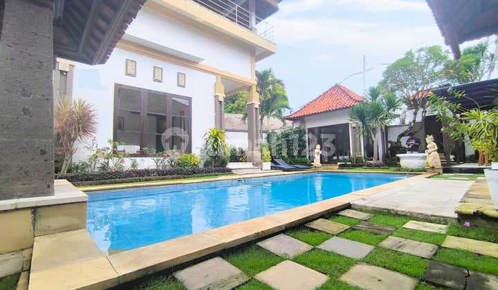 Villa Jalan Kaki ke Pantai di Tanjung Benoa Nusa Dua Bali
