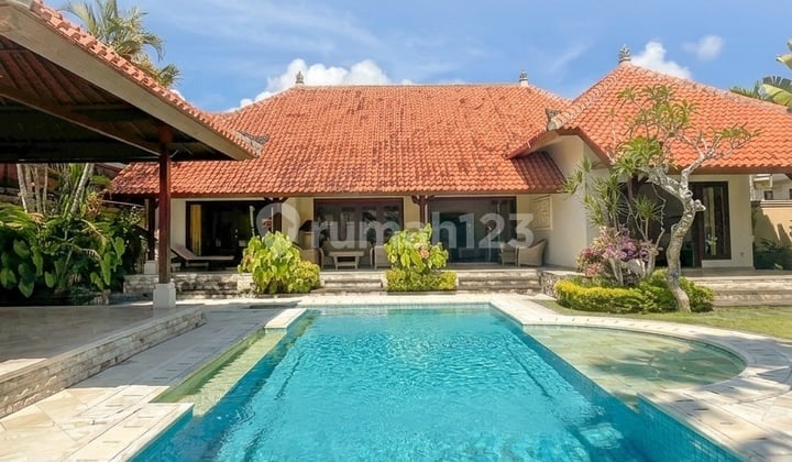 Luxury Freehold Villa in Taman Mumbul Nusa Dua Badung Bali