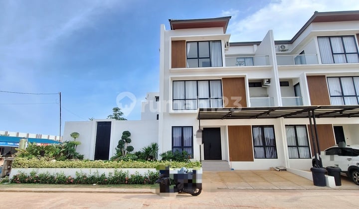 Rumah Mewah Diamond Pavilion Dekat Ferry Terminal Batam Kota