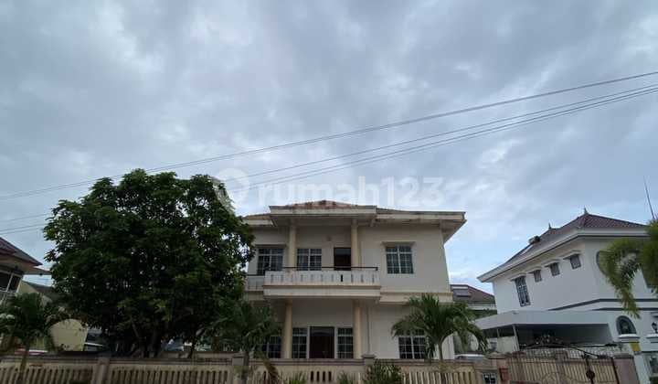 Rumah Mewah Dekat Sekolah Yos Sudarso Batam Kota