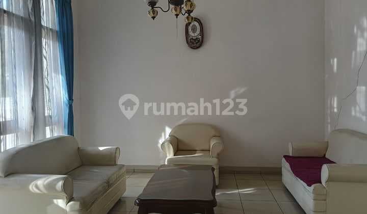 Dijual Rumah 3 Lantai Nyaman Siap Huni Minimalis Lokasi di Setra Duta Bandung