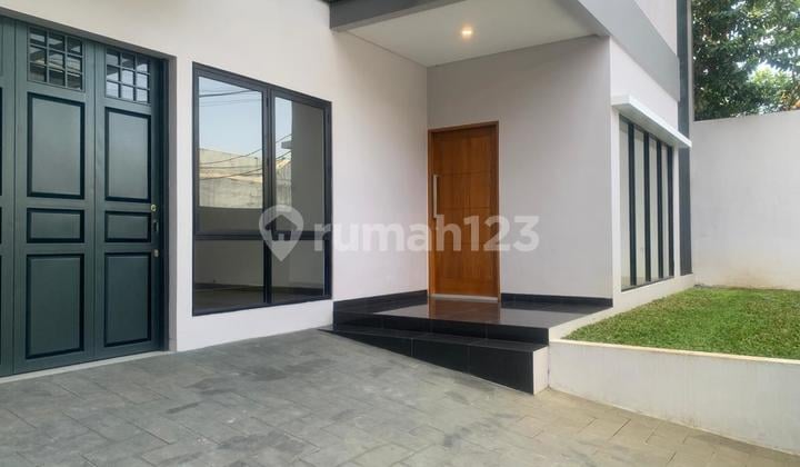 Disewa Rumah Mewah 100% Baru Siap Huni Lokasi Strategis di Cipaganti Bandung