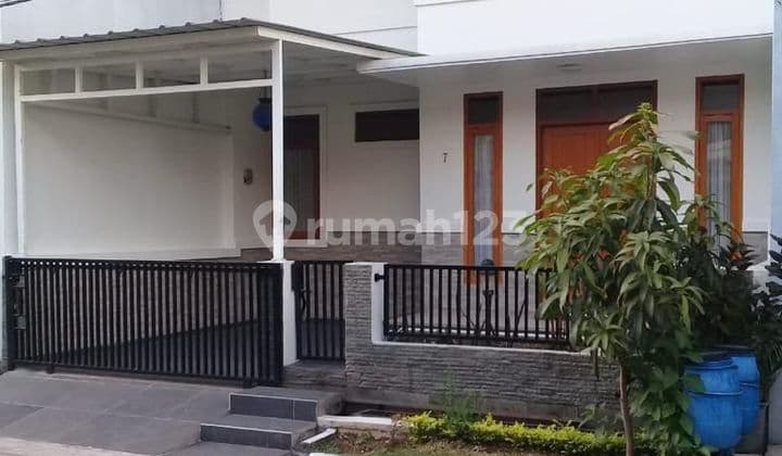 Dijual Rumah 2 Lantai Siap Huni Lokasi di Perumahan Bumi Adipura 2 Bandung