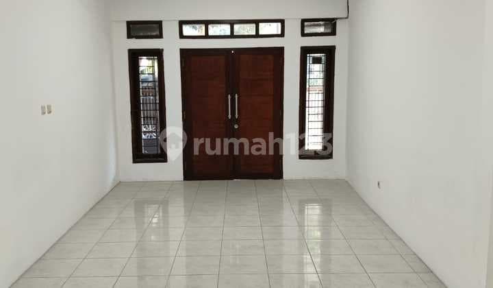 Disewakan Rumah 2 Lantai Siap Huni Nyaman Terawat Minimalis Lokasi di Batununggal Bandung