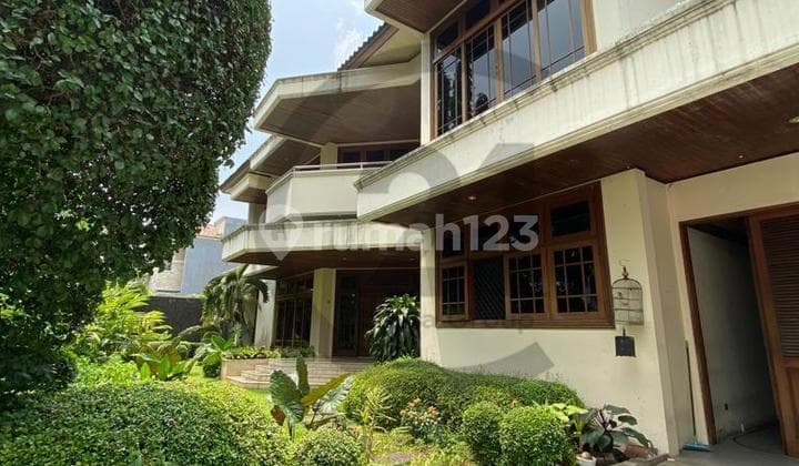 For Sale, Old Building in Patra Kuningan, South Jakarta