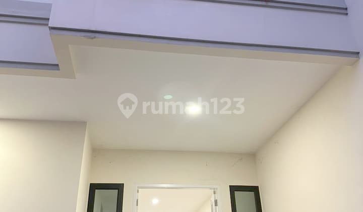 Rumah Baru di Taman Ratu, Jakarta Barat