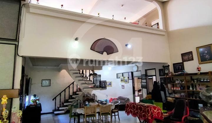 Quick Sale: House, Boarding House, Old Building in Kebayoran Lama, South Jakarta