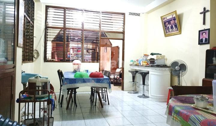 Jual Rumah, Bangunan di jl. Karang Anyar, Pasar Baru, Jakarta Pusat