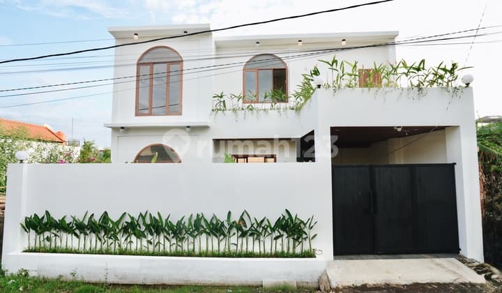 Beautiful Modern Villa With Smart System In Jimbaran