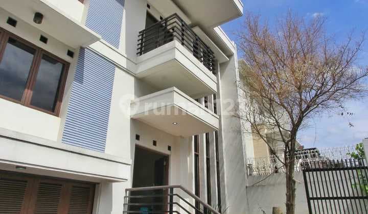 Rumah 2 lt pondok indah siap huni harga terjangkau