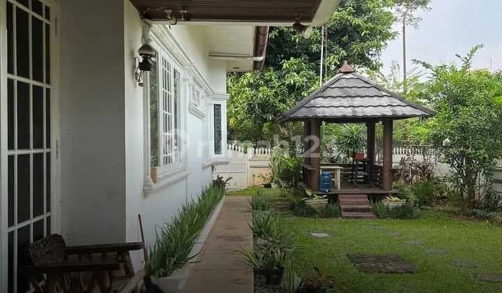 Termurah Rumah Hoek di Komplek Besar Harga Dekat NJOP