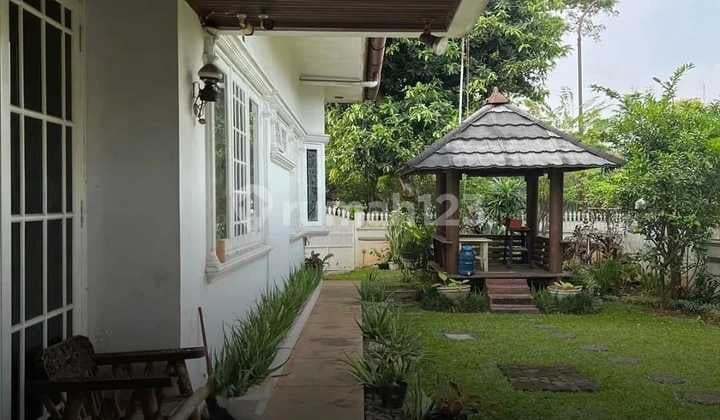 Termurah Rumah Hoek di Komplek Besar Harga Dekat NJOP