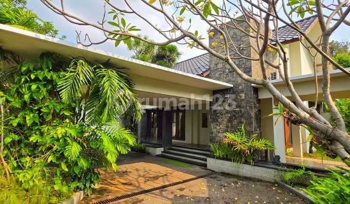 Special and Nice House in West Cilandak