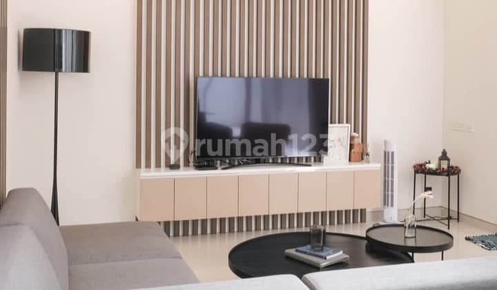 Turun Harga Rumah Keren Di Komplek Elite