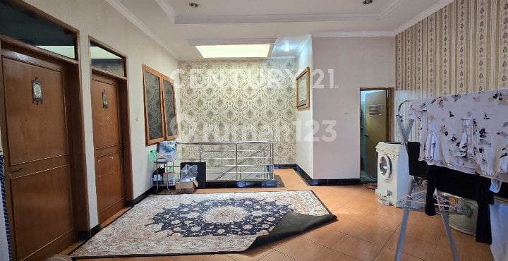 Affordable Move-in Ready House in Singgasana Pradana Complex